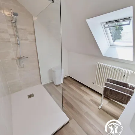 Дом отдыха De Villefeu, 8 Personnes Ambrieres Les Vallees