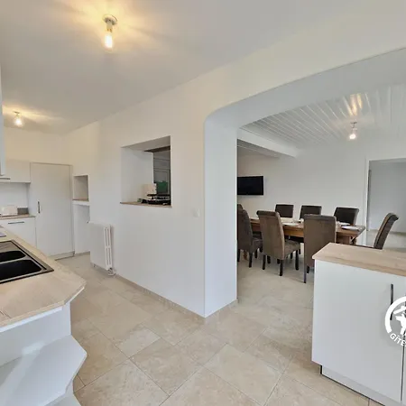 De Villefeu, 8 Personnes Дом отдыха *