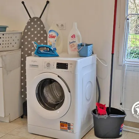 De Villefeu, 8 Personnes * Ambrieres Les Vallees