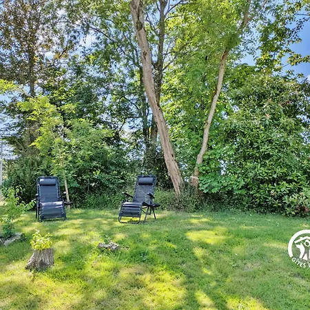 De Villefeu, 8 Personnes *