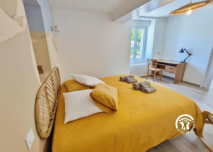 De Villefeu, 8 Personnes *