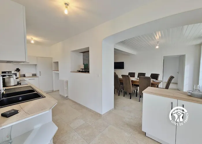 De Villefeu, 8 Personnes 度假居 *