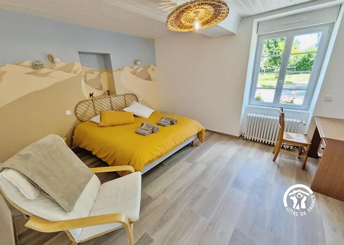 De Villefeu, 8 Personnes 度假居 Ambrieres Les Vallees