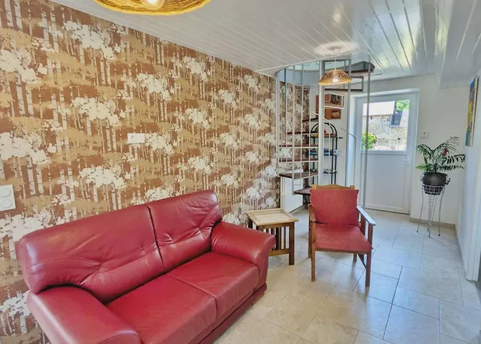 De Villefeu, 8 Personnes 度假居 Ambrieres Les Vallees