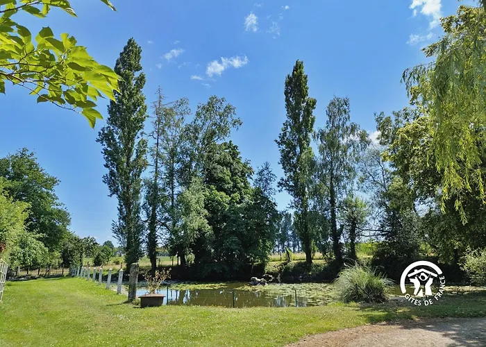 De Villefeu, 8 Personnes 度假居 Ambrieres Les Vallees