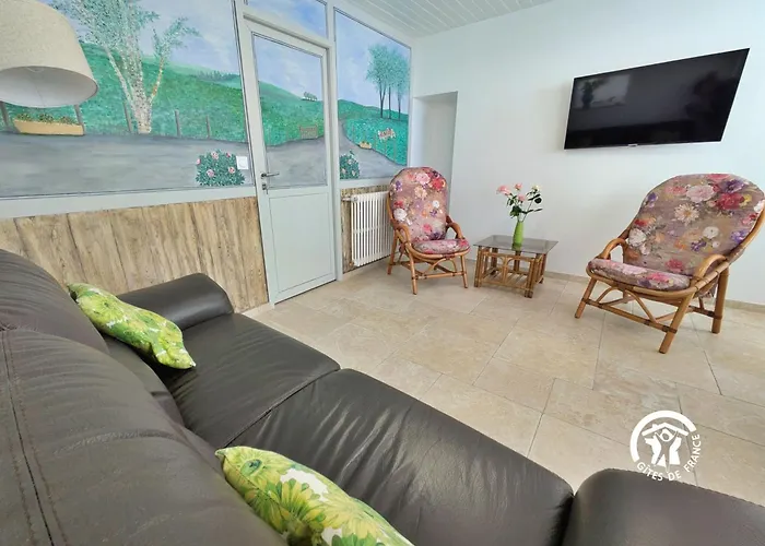 De Villefeu, 8 Personnes * Ambrieres Les Vallees