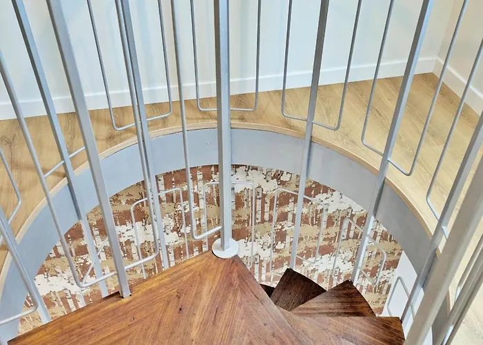 De Villefeu, 8 Personnes