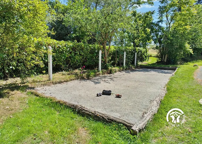 De Villefeu, 8 Personnes Ambrieres Les Vallees